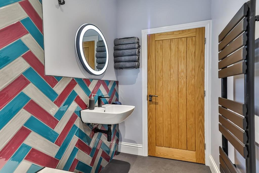 Luxury Spacious Pad With Games Room Sheffield Exterior photo